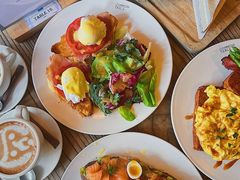 -Common Table · Brunch & Coffee
