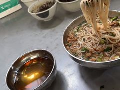 -正宗杨记普洱酸醋米线(总店)
