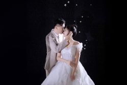 -雪中彩影婚纱摄影·微光艺术中心