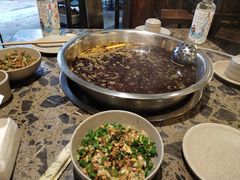 -肖肖酸萝卜鱼火锅(总店)