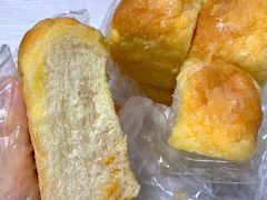 爆浆咸蛋黄吐司-BreadTalk面包新语·烘焙蛋糕(富力海珠城店)