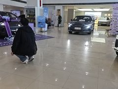 -上汽荣威体验中心(徐汇东安路店)