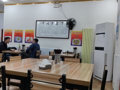 大堂-杨记老门框百年卤煮(回龙观文华西路店)