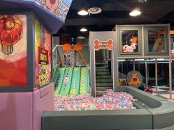 -卡通尼乐园(五彩世界店)