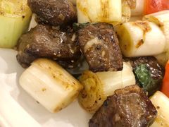 生蒜片炒安格斯牛肉粒-荣粤酒家·融合粤菜