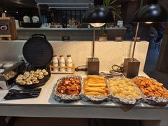 -上海虹桥中心爱琴海亚朵S酒店