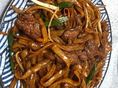 干炒牛河-天宝食坊·啫啫煲大排档(西华路店)