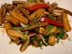 茶树菇炒鲜鱿-和记小菜(东方店)