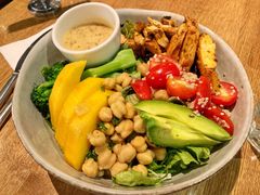 鸡肉牛油果芒果色拉-Wagas沃歌斯(太古汇店)