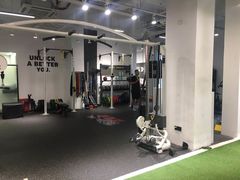 -汗水空间私教健身连锁(SM广场店)