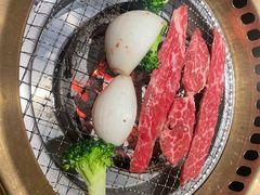 -山川小町·极番烧肉(新地假日广场店)