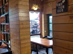 -临江餐馆二楼美食部落