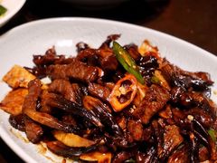 黑鸡枞菌笋尖小炒牛柳-环球港凯悦 · 享悦中餐厅