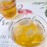 建议提前预约过去，店铺中间是一个大理石餐桌