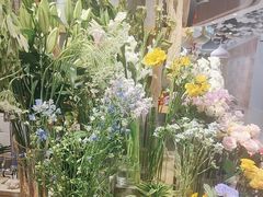 -谷莠子花艺气球派对·绿植造景·花艺沙龙(东海缤纷天地店)