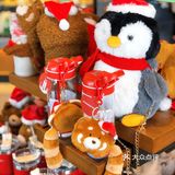 吃完饭旁边就是星巴克，来一杯咖啡️续命。人挺多的