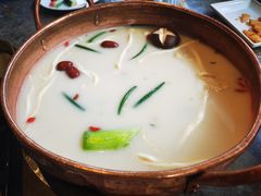 -三人行骨头王火锅(长寿店)