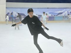 -正佳冰河湾真冰滑冰场