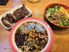 -爆炸头阿姨小四川正宗川味小吃(无任何分店)