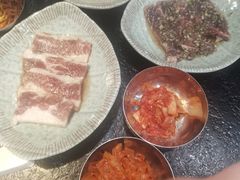 -臻牛烤肉