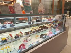 面包甜点陈列柜-面包新语(滨湖万达店)