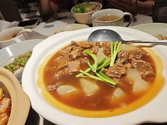 鲍汁萝卜牛腩煲-留半山·香港食堂(啦啦宝都店)