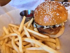 炸雞漢堡-Twin Tails Brewpub双尾精酿餐吧(八坼店)