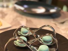 -La Mer Restaurant & Lounge