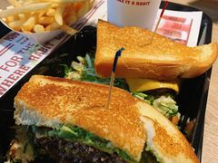 -The Habit Burger Grill 哈比特汉堡(复兴soho店)