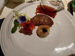 香煎鹅肝黑松露带子-皇朝会.经典传统粤菜(外滩店)