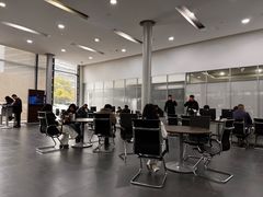 -杭州中升之星奔驰4S店(滨江店)