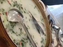 -美顺香食府鱼头老店(雪野湖店)