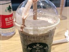 -星巴克(广州南站A18检票口楼上)