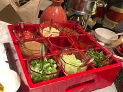 九宫格调料-ONE FULL 古董港式海鲜火锅