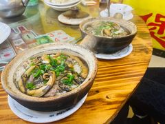黄鳝牛肉煲仔饭-关氏饮食店