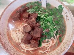红烧牛肉面-金杨拉面王小吃面馆·牛三宝面·红烧牛肉粉