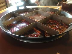 -岗上渣渣老火锅(两路口店)