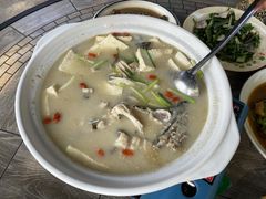 富春江野生鱼头豆腐汤-临江宴餐厅·桐庐菜(富春江店)