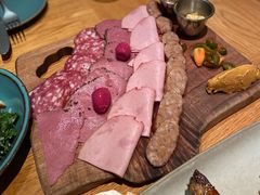 巨大的手工肉拼盘-JUJU韩式烤肉·干杯小酒馆