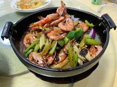 干锅基围虾-钟掌勺忘不了地道湘菜(新天地假日广场店)