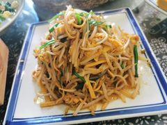 -八两八金·莱芜特色炒鸡(市南漳浦路店)