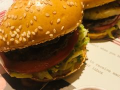 -The Habit Burger Grill 哈比特汉堡(复兴soho店)