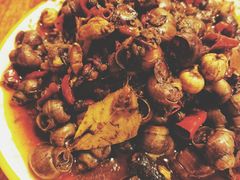 油爆田螺-绝城芋儿鸡(犀浦旗舰店)