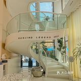 南京新街口 | 露台咖啡厅☕超大旋转楼梯好绝