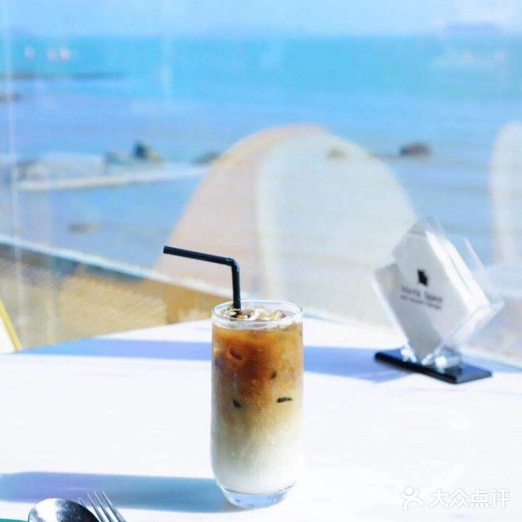 西餐厅+酒吧模式 曾厝垵天桥旁海边 厦门的海景餐厅之