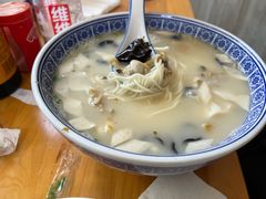 鲍蛤蛏海鲜面-沪西老弄堂面馆(定西路店)