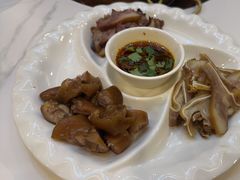 -菌海森林·非遗野生菌火锅(西山区滇池路摩根道店)