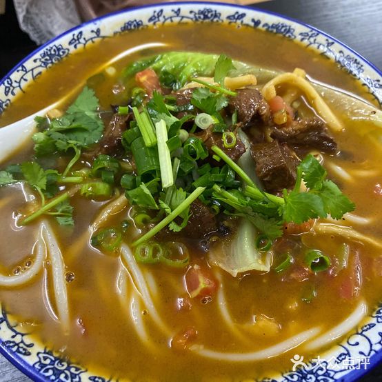小何美食店