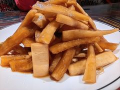 -乡村馕坑肉·烧烤·新疆菜·本地人更爱吃(阿勒泰首店)