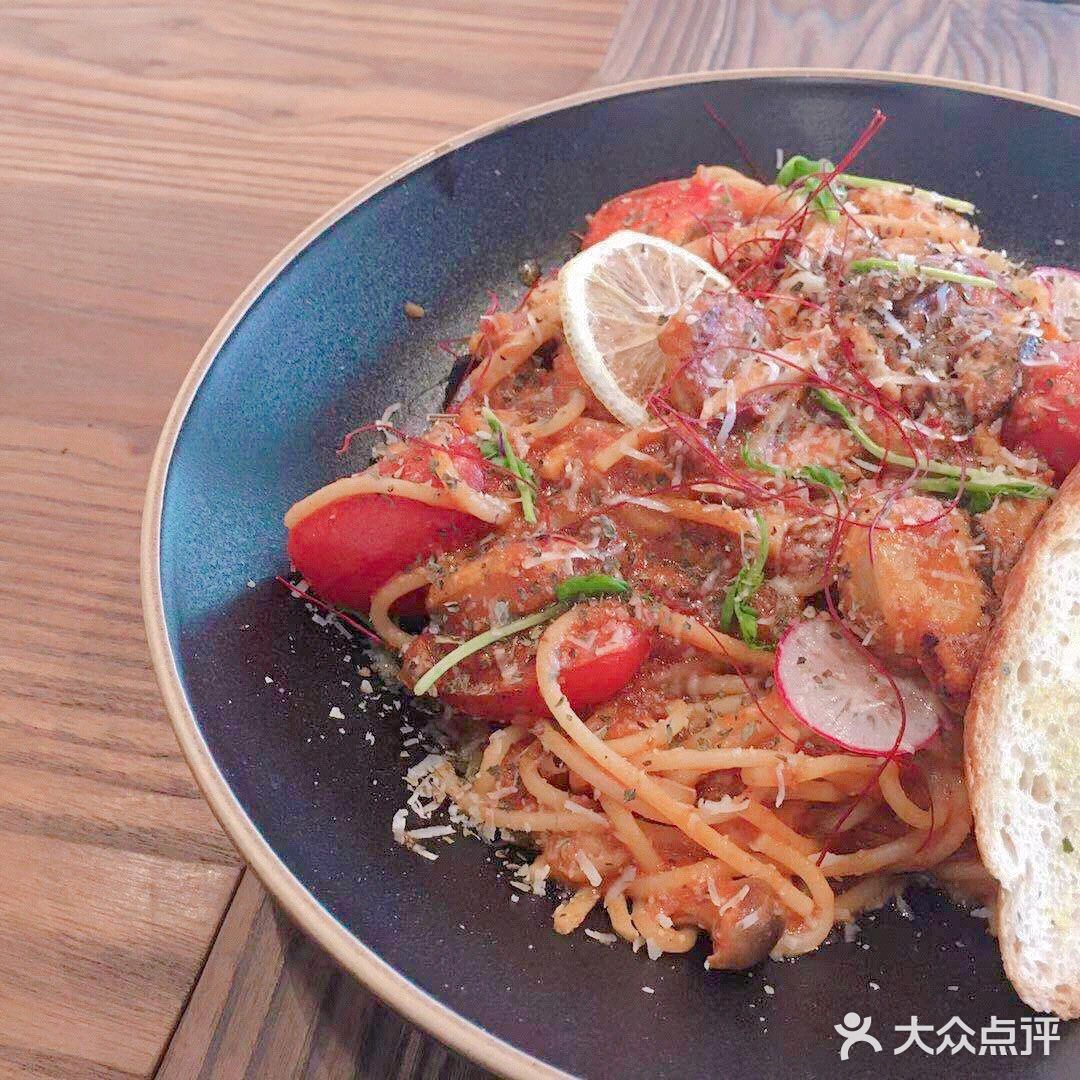 一到饭点就排队到门口